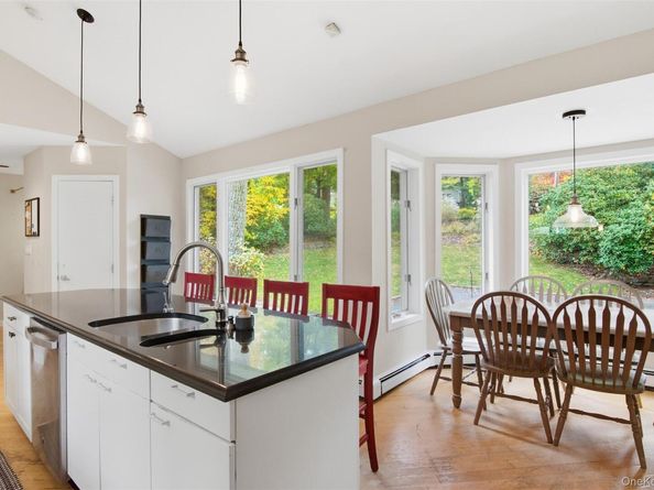 17 Plane Tree Lane, Dix Hills NY 11746