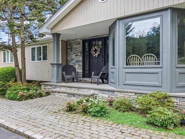 17 Plane Tree Lane, Dix Hills NY 11746