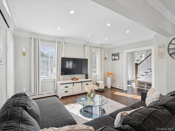 59 E 21st Street, Huntington Station NY 11746