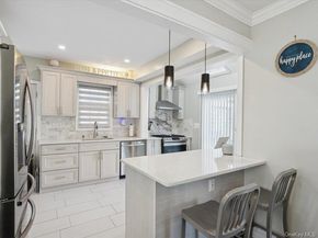 59 E 21st Street, Huntington Station NY 11746