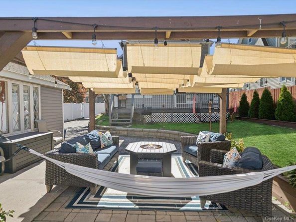 59 E 21st Street, Huntington Station NY 11746