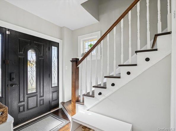 59 E 21st Street, Huntington Station NY 11746