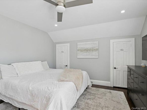 59 E 21st Street, Huntington Station NY 11746