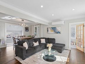 59 E 21st Street, Huntington Station NY 11746