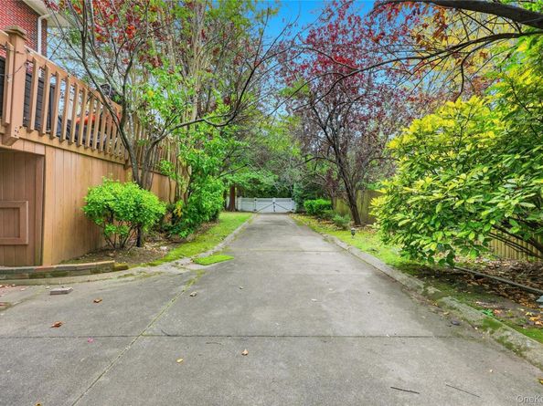 91 Woodmere Boulevard, Woodsburgh NY 11598