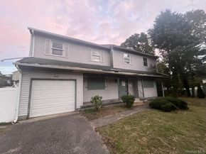 25 Avenue B, Holbrook NY 11741