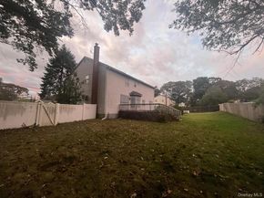 25 Avenue B, Holbrook NY 11741