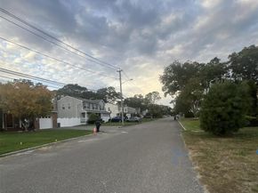 25 Avenue B, Holbrook NY 11741