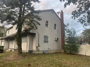 25 Avenue B, Holbrook NY 11741