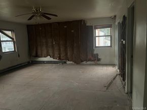 25 Avenue B, Holbrook NY 11741