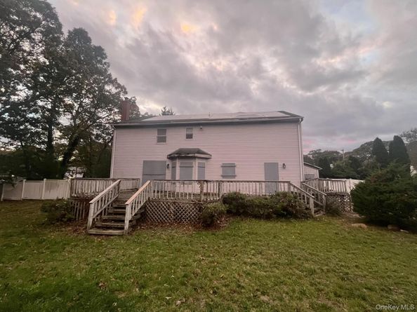 25 Avenue B, Holbrook NY 11741