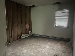25 Avenue B, Holbrook NY 11741
