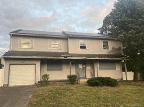 25 Avenue B, Holbrook NY 11741