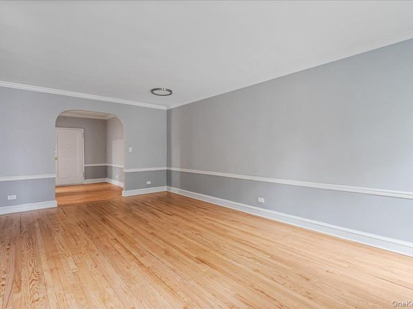 22 Hamilton Place I1, Garden City NY 11530