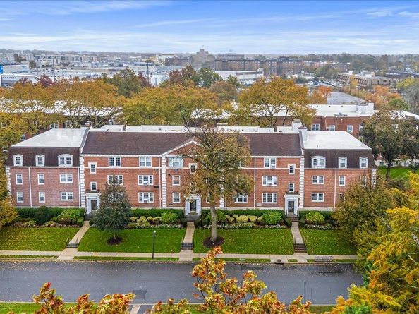 22 Hamilton Place I1, Garden City NY 11530