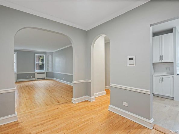 22 Hamilton Place I1, Garden City NY 11530