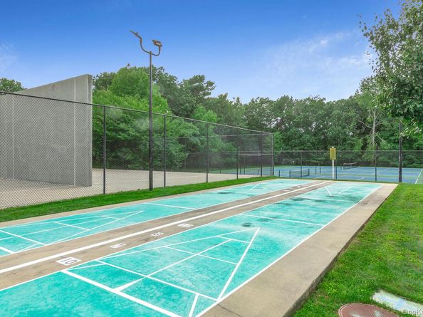 17 Pidgeon Court, Manorville NY 11949