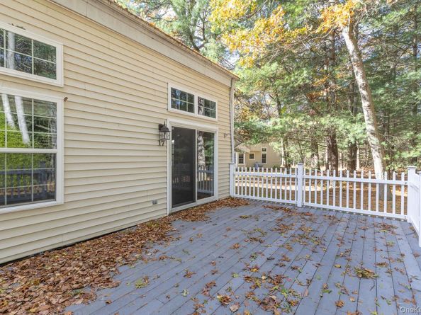 17 Pidgeon Court, Manorville NY 11949