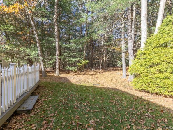 17 Pidgeon Court, Manorville NY 11949