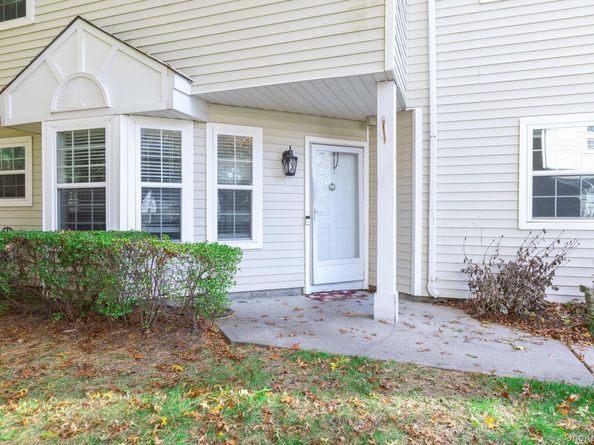 17 Pidgeon Court, Manorville NY 11949