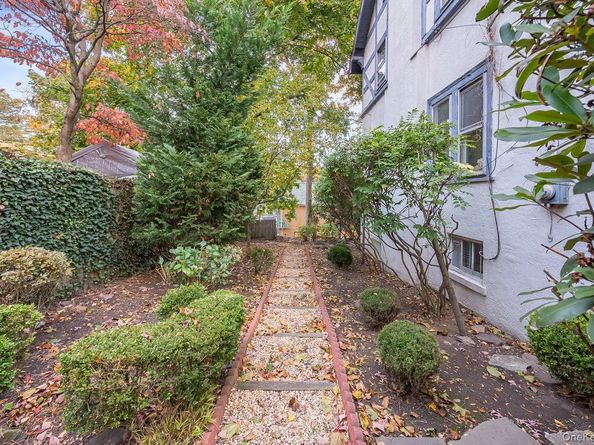 43 Ridge Drive, Yonkers NY 10705