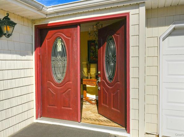 22 Apple Blossom Lane, East Patchogue NY 11772