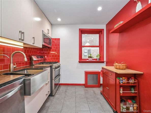 189-23 39th Avenue 122, Flushing NY 11358