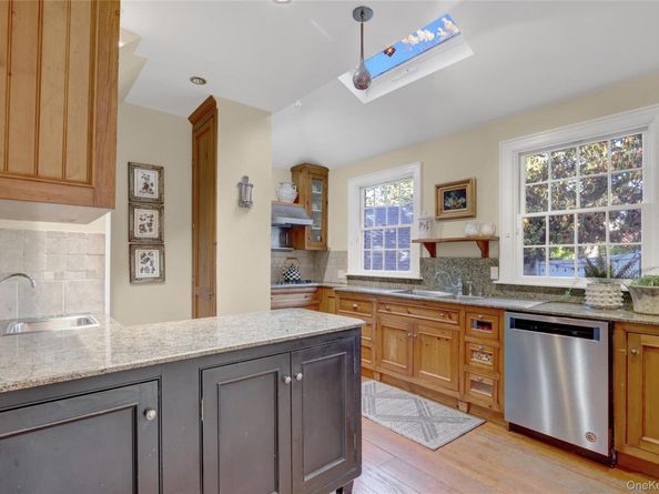 51-27 Browvale Lane, Little Neck NY 11362