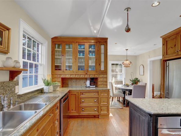 51-27 Browvale Lane, Little Neck NY 11362