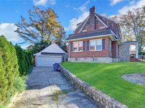 51-27 Browvale Lane, Little Neck NY 11362