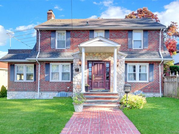 51-27 Browvale Lane, Little Neck NY 11362