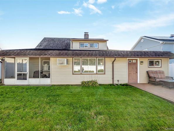 44 Sparrow Lane, Levittown NY 11756