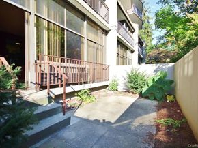 15 Stewart Place 1R, White Plains NY 10603