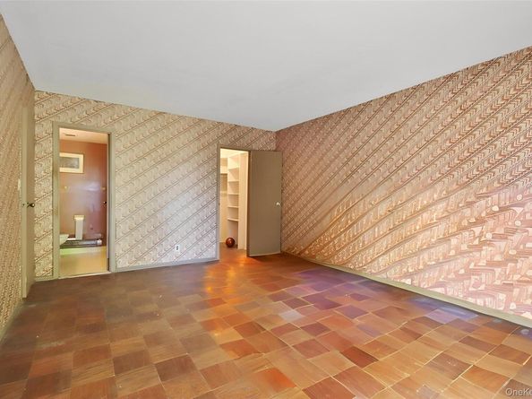 15 Stewart Place 1R, White Plains NY 10603
