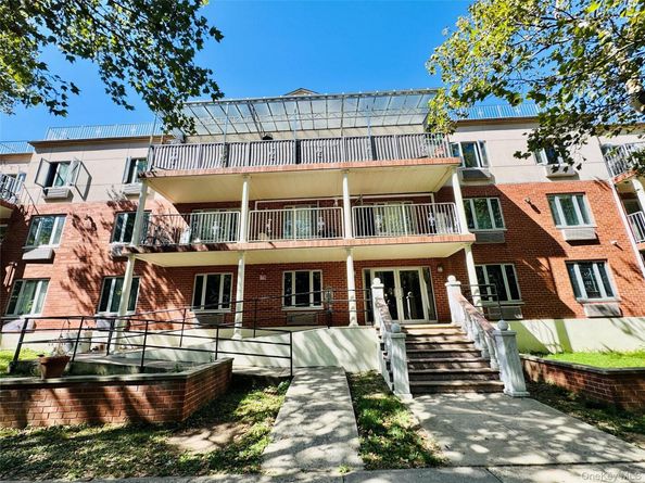 64-34 Grand Central Parkway 1E, Forest Hills NY 11375