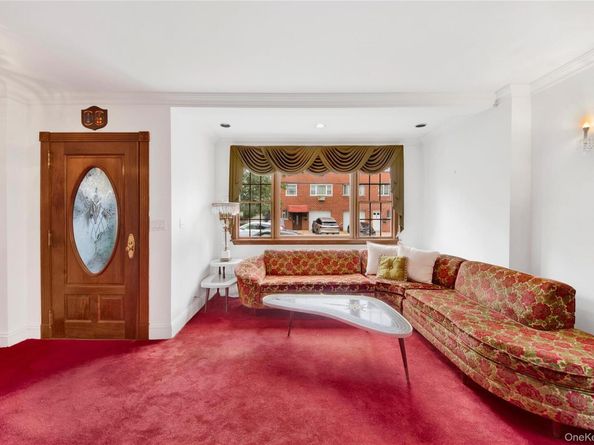 242 E 237th Street, Bronx NY 10470