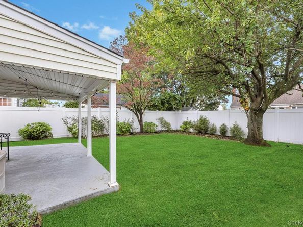 60 Underhill Avenue, Hicksville NY 11801