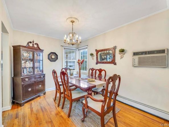 60 Underhill Avenue, Hicksville NY 11801