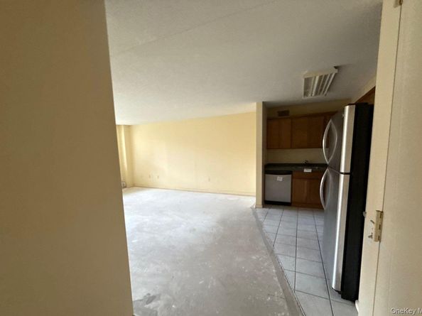 221 Beach 80th Street 3D, Rockaway Beach NY 11693