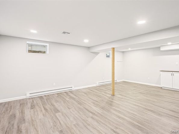 598 N Suffolk Avenue, Massapequa NY 11758
