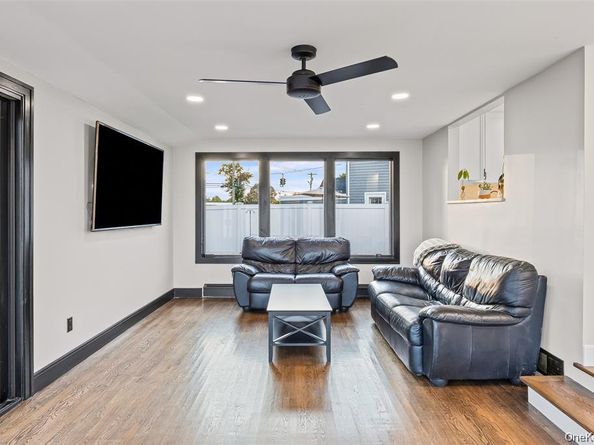 598 N Suffolk Avenue, Massapequa NY 11758