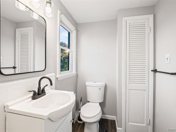 598 N Suffolk Avenue, Massapequa NY 11758