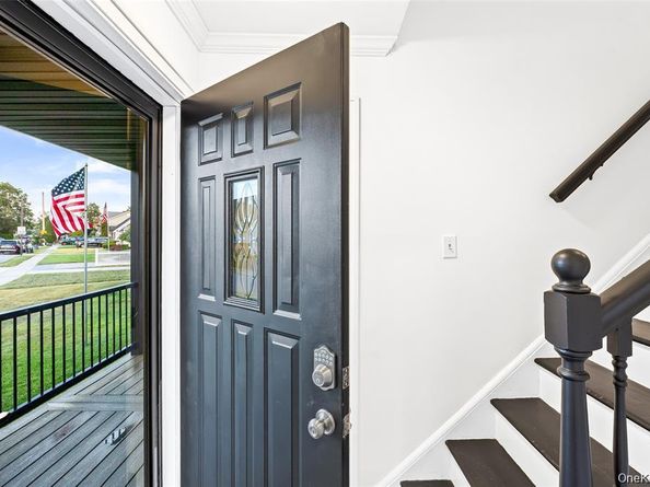598 N Suffolk Avenue, Massapequa NY 11758