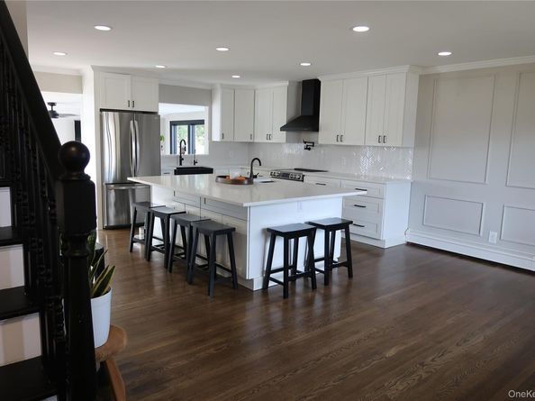 598 N Suffolk Avenue, Massapequa NY 11758