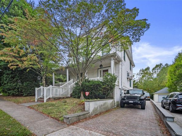 30 Monroe Street, Port Washington NY 11050