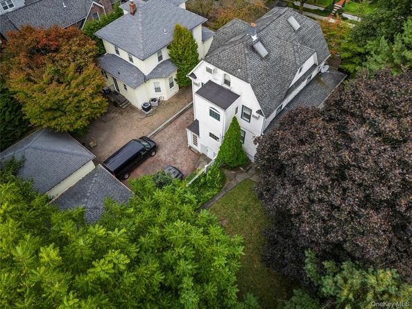 30 Monroe Street, Port Washington NY 11050