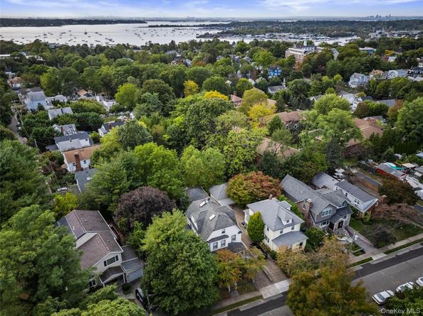 30 Monroe Street, Port Washington NY 11050