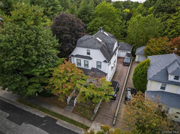 30 Monroe Street, Port Washington NY 11050