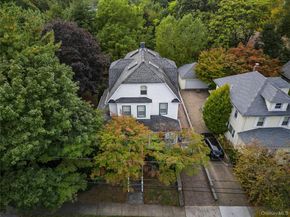 30 Monroe Street, Port Washington NY 11050