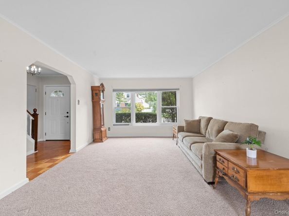 239 White Road, Mineola NY 11501